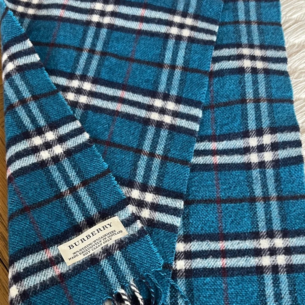 EUC Burberry Teal and Navy Merino Wool and Cashmere Blend Scarf with Fringe